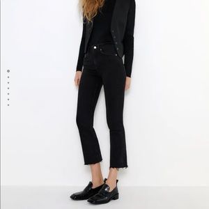 BRAND NEW Zara Mid Rise Flared Cropped Jeans